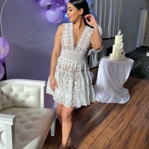 Bronx and Banco white dress M.